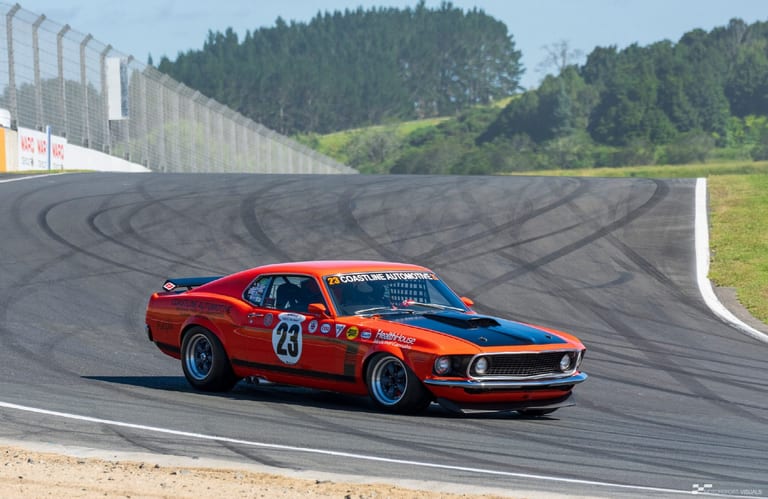 Classic car racing at Hampton Downs — motorsport photography by Ryan Watkinson
