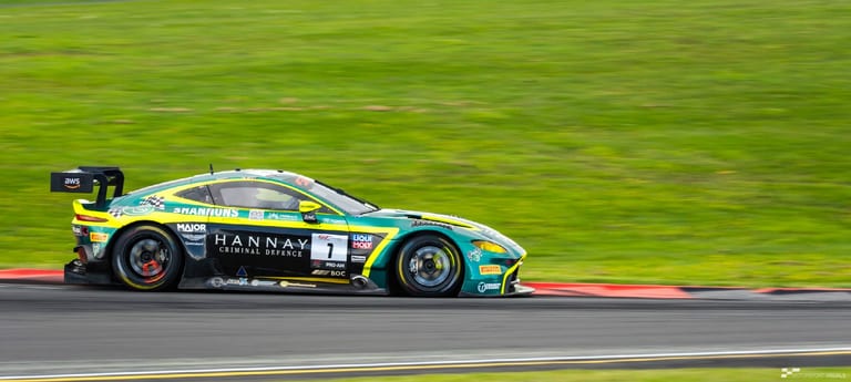 Modern circuit racing at Hampton Downs — motorsport photography by Ryan Watkinson
