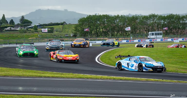 Modern circuit racing at Hampton Downs — motorsport photography by Ryan Watkinson