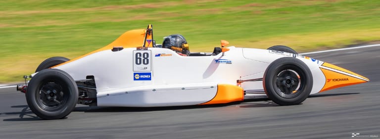Open wheel racing at Hampton Downs — motorsport photography by Ryan Watkinson