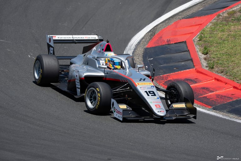 Open wheel racing at Hampton Downs — motorsport photography by Ryan Watkinson